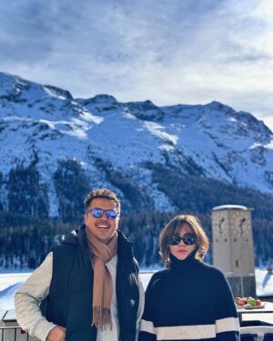 Sissy Prescillia Instagram - Pak, Bapak tau ngga kalo puncak tertinggi di pegunungan alpen Swiss itu adalah Monte Rosa yang tingginya 4.634 meter di perbatasan Swiss-Italia.

Nah foto gunung dibelakang kita itu bukan Monte Rosa, ngga tau deh namanya apaan, cuma bagus aja buat saya ajak bapak foto bareng 🧚🏼‍♀️

Terima kasih ya pak udah ajak saya jalan jalan lagi liat gunung salju di Swiss, gunungnya bagus dan banyak banget kaya jadwal bapak, semoga cinta kita sekokoh gunung gunung itu ya pak.. Amin 🥶🤍