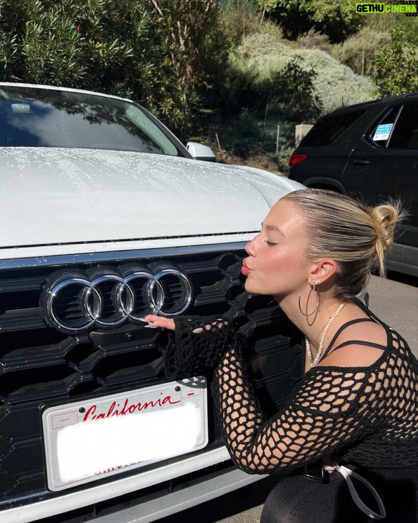 Sissy Sheridan Instagram - i bought my first car!!! hate to post a long insta caption but WOW i was able to do this cuz y’all followed a 16 year old girl making videos in her room. what a crazy life y’all have given me. forever grateful🤍