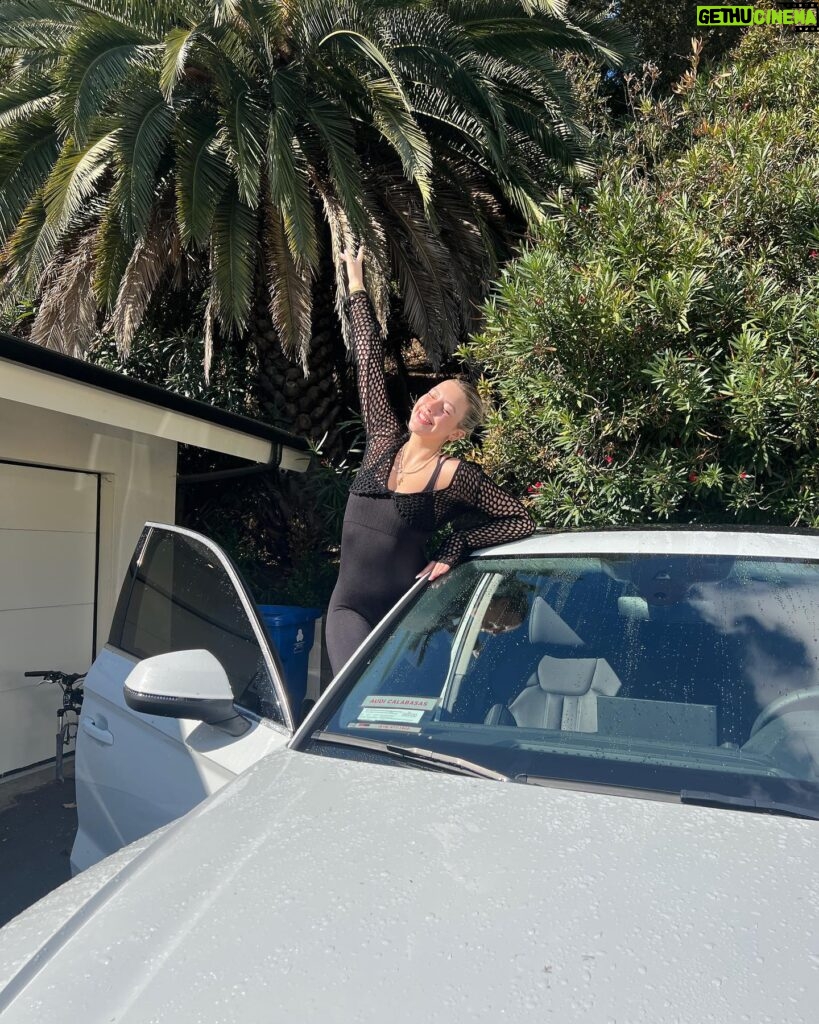 Sissy Sheridan Instagram - i bought my first car!!! hate to post a long insta caption but WOW i was able to do this cuz y’all followed a 16 year old girl making videos in her room. what a crazy life y’all have given me. forever grateful🤍
