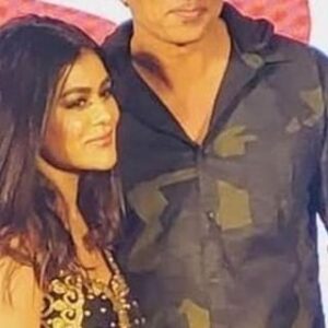 Sneha Gupta Instagram - ‼️ Bollywood Workshop Alert ‼️ 
✨ Get Ready to experience a dance workshop like never before grooving toe to toe with The Bollywood Star & One Of The Most Humble Human around @sonu_sood ✨💥✨ along with the very talented & versatile @snehagupta28 & @utkarshgupta74 who has been enthralling us all with their unique dance moves.✨

A Big Thank You @sonu_sood for supporting us and being an integral part of this workshop.
——————————————
Workshop On: 19th NOVEMBER 
Timings: 1 pm to 4 pm 
Fees: Early bird ₹600 per person 
  On spot ₹700 per person 
——————————————
✉️ DM us or Call us on  91 7738402838 for workshop registration 
.
.
.
#byou #byouacademy #bollywoodworkshop #sonusoodfans #celebnews