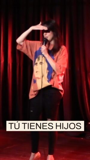 Sofía Niño de Rivera Instagram - Lo impredecible que es el escenario, por eso lo amo. Pensé que era su esposo. #standup