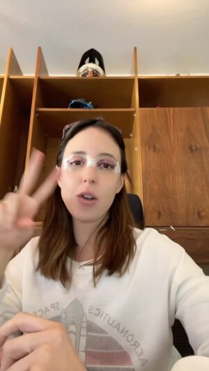 Sofía Niño de Rivera Instagram - Fue mi autoregalo de casi 42 años. Para ver la explicación completa pasen a mi tik tok
Mi cirujano fue @breastandbodyexpert