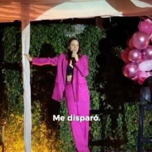 Sofía Niño de Rivera Instagram - Una señora me acaba de decir que su esposo era de Chihuahua. #standup #improv