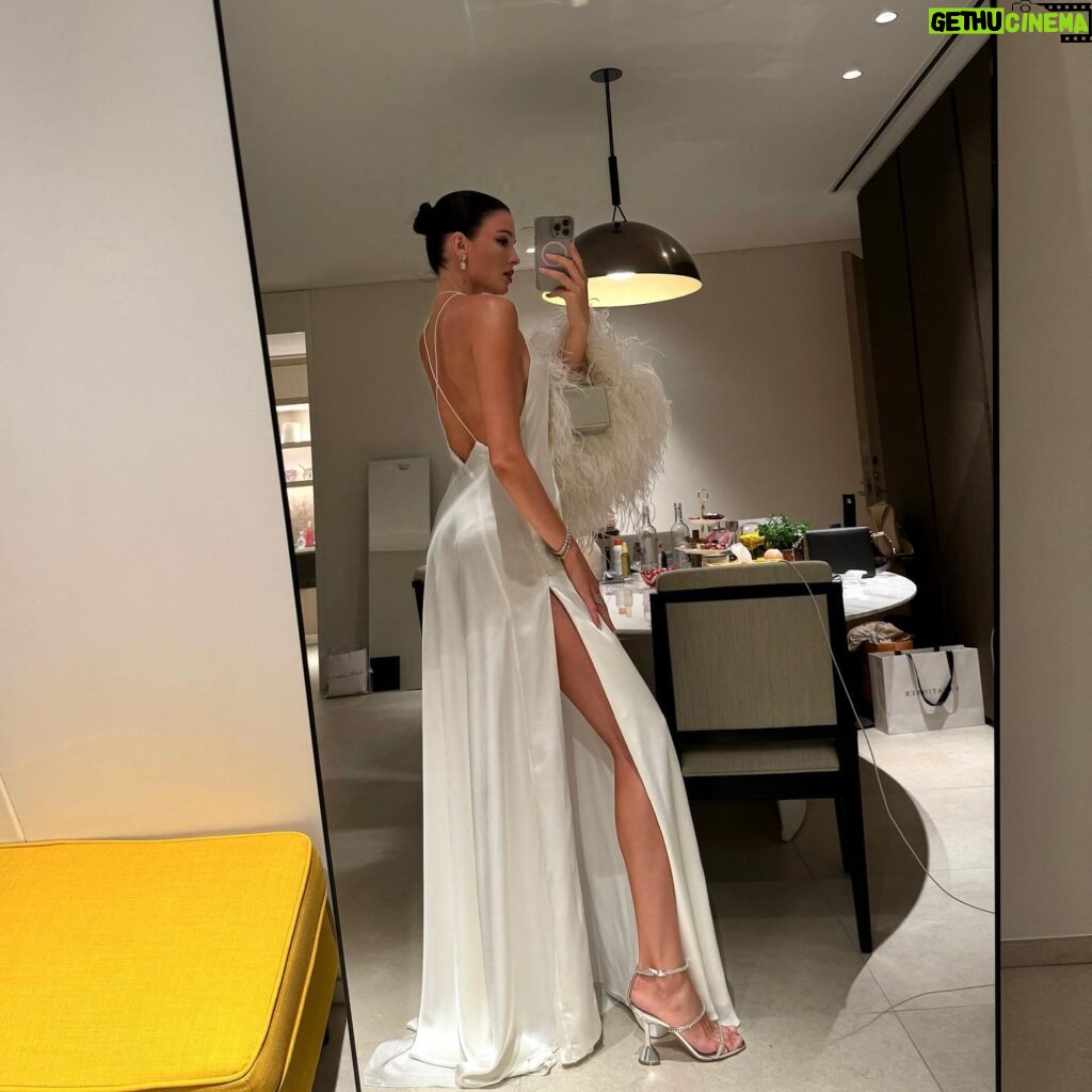 Sofia Nikitchuk Instagram - White is always so chic 🤍 dress Maison @d_angelann