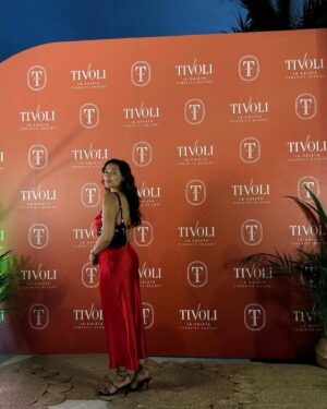 Sofia Ribeiro Instagram - Hola Tenerife 💃🏻
Mini pausa nas gravações para vir recarregar a bateria e conhecer o novo hotel do grupo Tivoli .
Btw é muito bonito, os restaurantes estão a cargo do Olivier e fica a 2:30 de Lisboa . 

@tivolilacaletatenerife 
@tivolihotels @olivierrestaurants