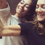 Sofia Ribeiro Instagram - De todas as sortes que tenho na vida, uma delas é ter-te por perto. Mas desconfio que não nos vemos tanto quanto deveríamos! Porém o nosso amor é sólido e contigo aprendi que o respeito pela liberdade e diferença, é uma escolha diária. Tenho muito orgulho em ti. Na tua história, nas tuas lutas, nas vitórias. Orgulho da profissional competente e dedicada que és. Orgulho da filha, irmã, amiga e madrinha incondicional. Acima de tudo, orgulho da mulher que não baixa os braços e dá a volta por cima, mesmo quando a vida empurra para baixo. Parabéns amor, que este ano que começa agora para ti, te traga a paz de alma que tanto mereces e precisas. Os 50 são os novos 30 ;) Dançaremos juntas por esta vida fora!