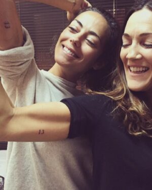 Sofia Ribeiro Instagram - De todas as sortes que tenho na vida, uma delas é ter-te por perto. Mas desconfio que não nos vemos tanto quanto deveríamos! Porém o nosso amor é sólido e contigo aprendi que o respeito pela liberdade e diferença, é uma escolha diária. 
Tenho muito orgulho em ti. Na tua história, nas tuas lutas, nas vitórias. Orgulho da profissional competente e dedicada que és. Orgulho da filha, irmã, amiga e madrinha incondicional. 
Acima de tudo, orgulho da mulher que não baixa os braços e dá a volta por cima, mesmo quando a vida empurra para baixo.

Parabéns amor, que este ano que começa agora para ti, te traga a paz de alma que tanto mereces e precisas. 

Os 50 são os novos 30 ;) Dançaremos juntas por esta vida fora!