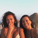 Sofia Ribeiro Instagram - De todas as sortes que tenho na vida, uma delas é ter-te por perto. Mas desconfio que não nos vemos tanto quanto deveríamos! Porém o nosso amor é sólido e contigo aprendi que o respeito pela liberdade e diferença, é uma escolha diária. Tenho muito orgulho em ti. Na tua história, nas tuas lutas, nas vitórias. Orgulho da profissional competente e dedicada que és. Orgulho da filha, irmã, amiga e madrinha incondicional. Acima de tudo, orgulho da mulher que não baixa os braços e dá a volta por cima, mesmo quando a vida empurra para baixo. Parabéns amor, que este ano que começa agora para ti, te traga a paz de alma que tanto mereces e precisas. Os 50 são os novos 30 ;) Dançaremos juntas por esta vida fora!