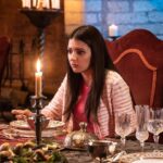 Sofia Scalia Instagram – Quando ho scoperto cosa si mangia al castello del conte Dracula !!! 🧛‍♂️ “Vacanze in Transilvania “ e finalmente al cinema 🎬 vi aspettiamoooo 🖤💜🧡