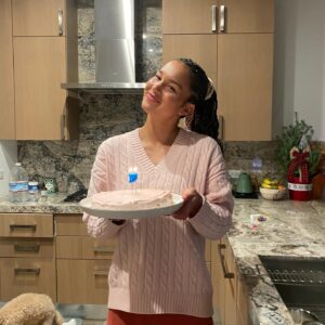 Sofia Wylie Instagram - Thank you to my friends, family, and all of U for making yesterday sooooo special. I feel beyond blessed to be entering my 19th year of life. So full of love, gratitude, and gluten free/egg free cake baked by @katie.s.campbell   @saycurda 🤭