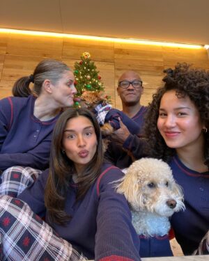 Sofia Wylie Instagram - Thank you God for this day, for what it means, and for the family I got to spend it with. Merry Christmas♥️