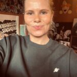 Sofie Linde Instagram - Reklame // tags • Sikke en uge i min lille rodebutik vi 👋🏼 farvel til i dag 🫶🏼 TAK for alle de søde ord i kattebakken og ude i den store virkelighed, det betyder bare skide meget mere end I måske tror ❣️God søndag - og medvind i den kommende uge 😘