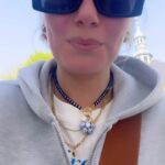 Sofie Linde Instagram - Reklame // tags • 5/10 - var ved at glemme den her udfordring i dag. Godt at vi ikke aftalte 30 dage 😅 God weekend til alle 😘 Bukser: meget gamle fra @hopestockholm Sko: @arketofficial Trøje: @weekdayofficial T-shirt: fra Joakims skab - og ja, det var alt for varmt 🫠