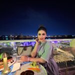 Soheir Salah Instagram - احلى شي بالطلعة حيدر يصورني صور حلوات😍😂 هم عندكم احد يصوركم حلو؟❤️ . الفستان @rozaahmed1997