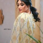 Soheir Salah Instagram - رمضان كريم عليكم 🌙🤍 تصوير @saif.teemo الدراعة والاكسسوارات @danida_dantella مكياج وشعر @masa_beauty_center شكراً ادارة مطعم @eve.iraqi