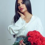 Soheir Salah Instagram - حلو رقم 27 مو 😂😂 كبرت سنة وكل سنة احبها اكثر من القبلها لان الناس الاحبها يمي بكل عيد ميلاد وكل سنة احقق شي احبه واريده بس هذه السنة شنو تتمنونلي؟❤️ . هذه الصور جانوا اول هدية الي من @saif.teemo