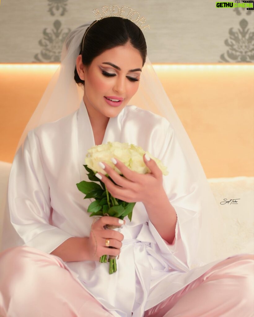 Soheir Salah Instagram - 2023/2/6 تاريخ مميز وحكللكم ليش بالبوست البعدة😍 Bride to be 👑 👰‍♀️ تفاصيل لbride من تنفيذ صديقتي المبدعة @96_roda11 تصوير صديقي المبدع @saif.teemo ميك اب @marwa_alkhatieb صديقي التعب وياية شكراً ع التسريحة التجنن @alkoafer_hassan