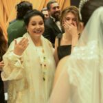 Soheir Salah Instagram - خلصت حيرة عند سهير بس مو عارفة ابلش من اول ايامها لو اخر يوم حبلش بماما انعام الحضن الدافي @alrobayeeanaam.official شكراً ع كل يوم ولحظة احتويتينا بيها وسمعتينا جنتي ام النا بمعنى الكلمة ماما انعام متاكل اذا مو كلنا داير مدايرها لو بابا اياد @ayad_altaie1 جنت ابوية وصديقي واستاذي احبك هواية خالة بتول @batool_kazm_official ام كلب الطيب حشتاق لسوالف هواية بكوري اخوية وصديقي المقرب @bakr_khald جنت بير اسراري ههههه اني بصعوبة اثق بس الغربة خلتك تكون الي اخ واثق بيك برو الكائن اللطيف @baraa_alzubidi حشتاق الاعشابج وجايج الطيب والقشب غيددددة ام بسكت @ghdeado صديقتي حشتاق البسكت اكثر منج ومن سوالفج ومشاغبتج هنوودة صديقي @muhand.sattar جنت مو بس رفيق هند رفيق سهير هم روكي @rokian_alwadi حشتاق السهراتنا وكعدتنا وطبخنا ههههه الكساندر @alexanderuloom محتخلص من نكاتي حتى لو خلصت حيرة طبعاً الكساندر تعلم ع النكات وصار يومية يجيبلي نكتة ونخترع نكات سوى خالة سلوى @actress.salwa ام كلب الطيب والسوالف الحلوة كااادي اخر العنقود رغم ايام قصيرة جانت وياج بس نعيدها بعد بتجارب ثانية @kadee_alkaysi ايو الجميلة @aya_the_saboni ريوم ام الوكفات الحلوة @reema.alobaidy اما حيدري حبيبي وصديقي رافقني غربتي وشغلي وايامي الحلوة والمحلوة وتحمل عصبيتي هواااية احبك كد كل يوم عشنا سوة @haider_abd_thamer
