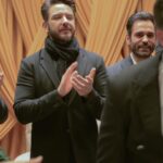 Soheir Salah Instagram - خلصت حيرة عند سهير بس مو عارفة ابلش من اول ايامها لو اخر يوم حبلش بماما انعام الحضن الدافي @alrobayeeanaam.official شكراً ع كل يوم ولحظة احتويتينا بيها وسمعتينا جنتي ام النا بمعنى الكلمة ماما انعام متاكل اذا مو كلنا داير مدايرها لو بابا اياد @ayad_altaie1 جنت ابوية وصديقي واستاذي احبك هواية خالة بتول @batool_kazm_official ام كلب الطيب حشتاق لسوالف هواية بكوري اخوية وصديقي المقرب @bakr_khald جنت بير اسراري ههههه اني بصعوبة اثق بس الغربة خلتك تكون الي اخ واثق بيك برو الكائن اللطيف @baraa_alzubidi حشتاق الاعشابج وجايج الطيب والقشب غيددددة ام بسكت @ghdeado صديقتي حشتاق البسكت اكثر منج ومن سوالفج ومشاغبتج هنوودة صديقي @muhand.sattar جنت مو بس رفيق هند رفيق سهير هم روكي @rokian_alwadi حشتاق السهراتنا وكعدتنا وطبخنا ههههه الكساندر @alexanderuloom محتخلص من نكاتي حتى لو خلصت حيرة طبعاً الكساندر تعلم ع النكات وصار يومية يجيبلي نكتة ونخترع نكات سوى خالة سلوى @actress.salwa ام كلب الطيب والسوالف الحلوة كااادي اخر العنقود رغم ايام قصيرة جانت وياج بس نعيدها بعد بتجارب ثانية @kadee_alkaysi ايو الجميلة @aya_the_saboni ريوم ام الوكفات الحلوة @reema.alobaidy اما حيدري حبيبي وصديقي رافقني غربتي وشغلي وايامي الحلوة والمحلوة وتحمل عصبيتي هواااية احبك كد كل يوم عشنا سوة @haider_abd_thamer