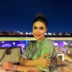 Soheir Salah Instagram - احلى شي بالطلعة حيدر يصورني صور حلوات😍😂 هم عندكم احد يصوركم حلو؟❤️ . الفستان @rozaahmed1997