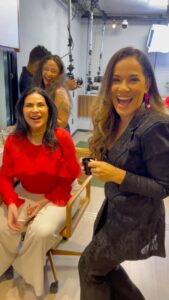 Solange Gomes Instagram - Um pouquinho do que rolou na última gravação para deixar vocês com gostinho de quero mais. 🤭😄 Que divertido foi estar com você maravilhosa, @gomessolange! ❤️❤️💋 E aí, você está ansioso para amanhã? Comenta aqui. 👇🏻💋 #tabenitopodcast #tabenito #podcast #videocast