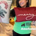 Solange Gomes Instagram - SPOILER pra vocês!! Um pouquinho da minha decoração natalina 🎄🧑‍🎄com um toque da @amofadasoficial e a mudança de mais um ambiente do meu apartamento com a @meurodape Estão curiosos? Então vem comigo! Aproveitem o meu cupom de desconto SOLANGEGOMES dando 10% de desconto para compras no site da @amofadasoficial e @meurodape #decoração #arquitetura #designerdeinteriores