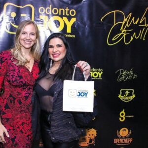 Solange Gomes Instagram - O bom da vida é conquistar amigos e acompanhar o sucesso deles de pertinho. Parabéns @diogovilela.odontojoy @odontojoy @odontojoy.aldeiadaserra por mais uma etapa profissional bem sucedida. #dentes #odonto