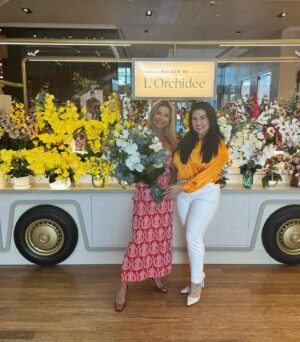 Solange Gomes Instagram - Hoje estive no shopping @villagemall e fui conhecer de pertinho a @maisondelorchidee.br da  maravilhosa jornalista e empresária @claudia_ccruz 

Se vocês assim como eu, são apaixonadas por orquídeas permanentes, essas são especiais, pois todos os arranjos são criados por @claudia_ccruz 

#arquitetura #designerdeinteriores #orquideas