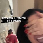 Solange Gomes Instagram - Quem aí curte uma reforma? Vem comigo que a obra do meu banheiro social tá só começando. 🏗️🪖 @riodivisorias @arquiteturamarcelocores #arquitetura #banheiro