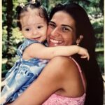 Solange Gomes Instagram - O #tbt de hoje não poderia ser diferente. Essas fotos nós fizemos para divulgação do aniversário da @stephaniegomees de 1 aninho, fevereiro de 2000. Ela é a minha “Grande Conquista”. 🫶🏼 E esse bracinho fofo? Mamãe ama muito.