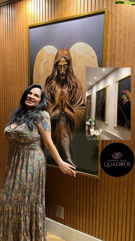 Solange Gomes Instagram - Encantada com os novos quadros do meu apartamento. Há muito tempo eu pensava em ter uma foto de Jesus em frente a minha mesa de jantar. Enfim chegou o dia! 📿🙏A @poraodosquadros me auxiliou nisso. #publi Qual quadros vocês gostaram mais?