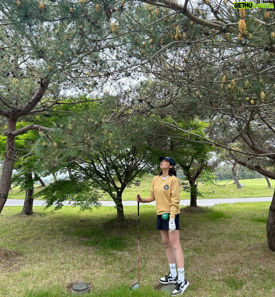 Son Dam-bi Instagram - 자상한 남편 덕분에 행복한 라운딩🏌🏻‍♀️⛳️ 수잔 언니 너무 땡큐😘😘 @misspark130