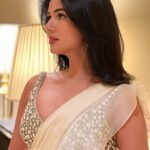 Sonal Chauhan Instagram – Living my vanilla dreams in the beautiful saree by @kavitaaroracouture 🤍🕊️🤍
Which one do you like the best?
.
.
.
.
.
.
.
.
.
.
.
HMU @sandysvanitydrama
Saree @kavitaaroracouture 
#sonalchauhan #love #sonalchauhanstylefiles