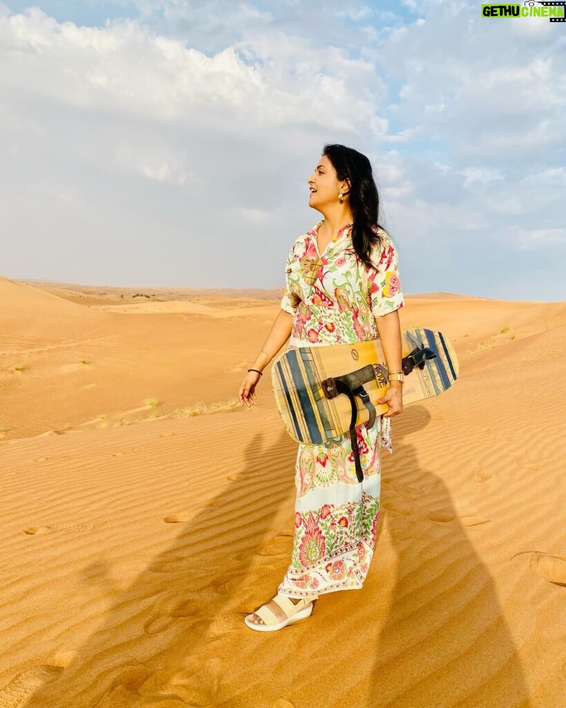 Sonal Kaushal Instagram - Day 1 at Dubai ~ Desert Safari with @arabianexpeditiondubai. Creating memories ❤️ PS: I wish, for every wife, handling husbands was as easy as the first picture 😂😂😂 #dubai #dubai2023 #familyholiday