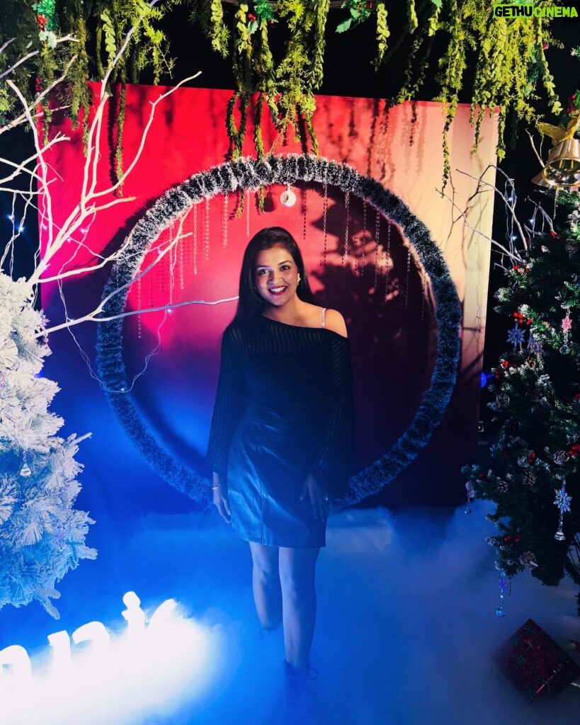 Sonal Kaushal Instagram - Last night for Urbanic Christmas Soirée 🌲🎅 Outfit by @urbanic_in Bag @aldo_shoes