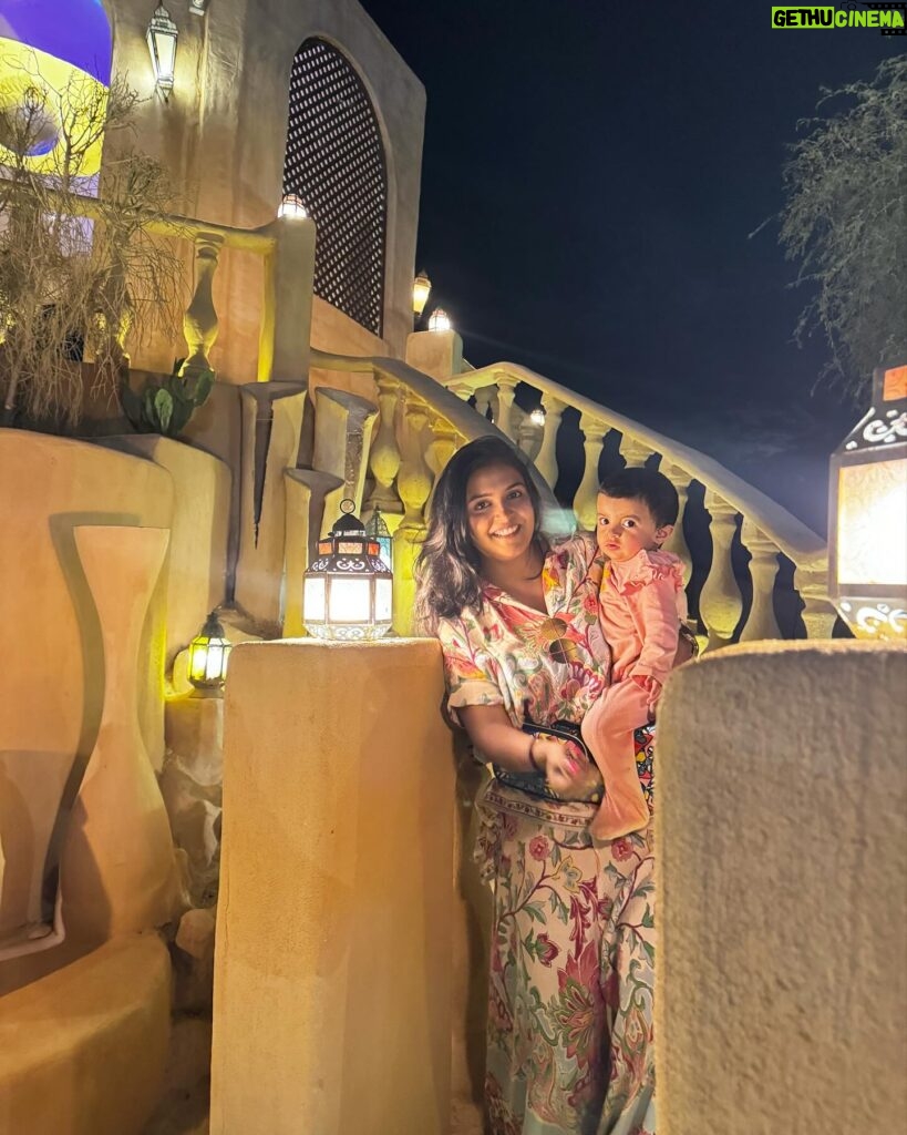 Sonal Kaushal Instagram - Day 1 at Dubai ~ Desert Safari with @arabianexpeditiondubai. Creating memories ❤️ PS: I wish, for every wife, handling husbands was as easy as the first picture 😂😂😂 #dubai #dubai2023 #familyholiday