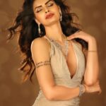 Sonali Raut Instagram - "Beauty is an attitude"!! Photography @sk_.click Styling n jewelry @kavita_sonchatra . . . #likes #like #follow #likeforlikes #love #instagood #instagram #followforfollowback #followme #photooftheday #photography #bhfyp #instalike #l #instadaily #likeforfollow #picoftheday #fashion #beautiful #me #followers #smile #likeforlike #myself #sonaliraut