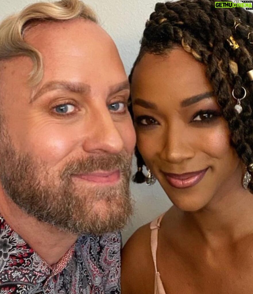Sonequa Martin-Green Instagram - Big thanks and big love to my very dear @gregoryarlt for coming through with the beat for ET and the MUAHS Awards, and also for every. single. time. ♥️ And thank you to my lovely @lovingyourhair for the hair accessorizing, we were together the day before for something else but as always, your blessing kept going. 😁😘