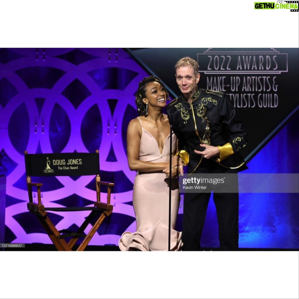 Sonequa Martin-Green Instagram - What an honor to present my dearly loved @actordougjones with the @local_706 inaugural Chair Award at the Make-Up Artists & Hair Stylists Guild Awards. It was a joy to see you be lifted and celebrated my friend and to take part in the moment. You spoke that you’ve always felt like the artists in the MUAHS Guild have treated you like royalty and have now made you feel like a king, the “king of the creatures.” I’m grateful to them for this, and considering your legendary body of work and incredible talent and heart, it was time, and beyond deserved. #muahsguildawards #thechair