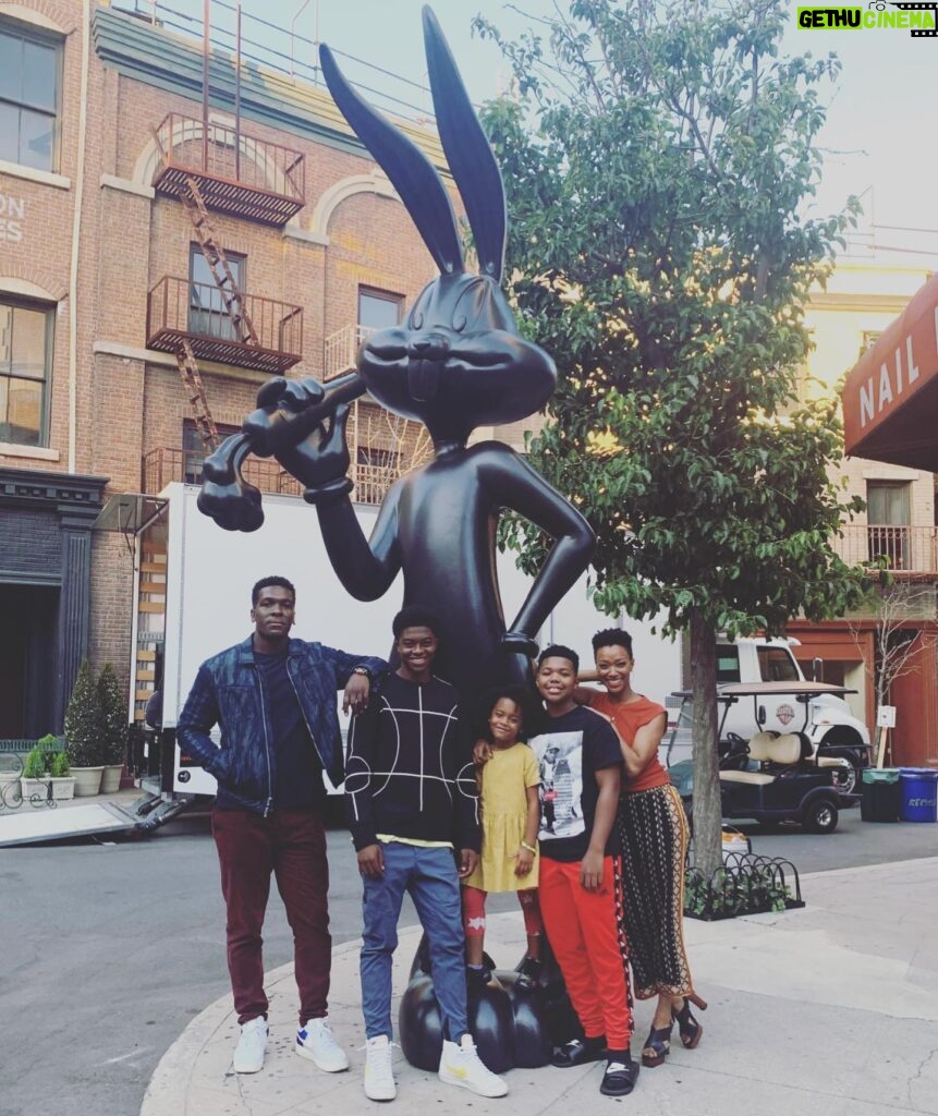 Sonequa Martin-Green Instagram - We got a real jam going now! 😆 Space Jam: A New Legacy is out TODAY! Shout out to my movie family, the wonderful actors and people they are. (Man you KILLED it @cedricjoeofficial !) Happy to share this new age spin on a beloved classic, excited to showcase an affluent, tight knit Black family, and happy to share Kamiyah James, a force of a woman who nurtures with precision and leads with grace. 🖤 Hope y’all have fun together with this one…! #spacejamanewlegacy #enjoy