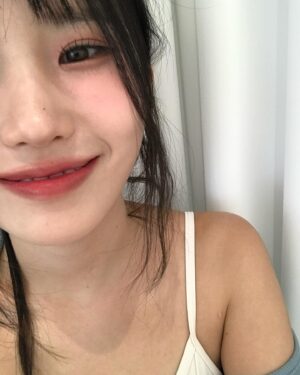 Song Ha-young Instagram - 🩰🩵
