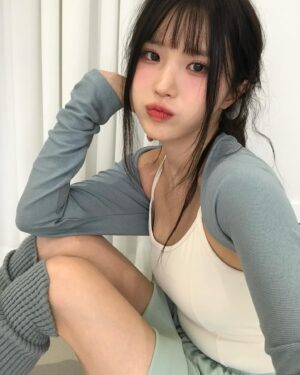 Song Ha-young Instagram - 🩰🩵