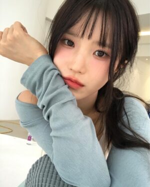 Song Ha-young Instagram - 🩰🩵