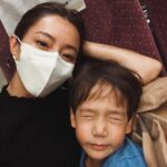 Sonia Sui Instagram - 昨天趁休假，帶著奧里寶包當天來回高雄了一趟， 見了想念的好友和她美好的三寶。 只是閒話家常幾句，胸前那顆每天為生活和家庭發電發到雖不致於疲弱不振但總覺得電路不穩的小心臟，又感到再次正常運作了。 回家路上一直感受著自己的幸運， 覺得，擁有一個充滿智慧卻從不恣意評斷， 願意接受我的好與不好，又總是禍福與共， 還可以一起瘋再一起感性，一起廢話連篇又一起幹正事的好友，真棒🤍 #遠距友情 #當兩人都是三寶媽 #要見面那真是個難上加難 #靠天天看彼此ig限動順便聊個兩句維繫友誼濃度 #ootd #連身body穿搭 #瑪麗蓮塑身衣