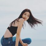 Sonia Sui Instagram - 每個人生命裏都有很多小天使， 只是沒開竅會看不太到。 但開竅也不需要多麼偉大的方法，只需要瞭解我們本來是一無所有。 #人人都可以是別人的天使 #人人也都可以練習去看見 #peaceofmind #wecandothistogether #valextra