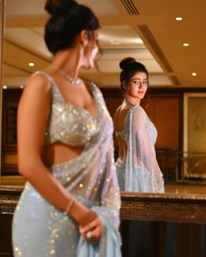 Soniya Bansal Instagram - Be who you are and say what you feel, because those who mind don't matter, and those who matter don't mind.  Credits for saree

Outfit @kaaishabyshalini
Hand accessories @aquamarine_jewellery
Neckpiece @rubans.in @oakpinionpr
Styled by @shru_birla