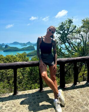 Sophia Thomalla Instagram - Hiking, diving, cruising… und zwei Bypässe.