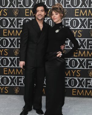 Sophia di Martino Instagram - …and then there were the @iemmys where I was very proud of Will, cried (an embarrassing amount) at the acceptance speeches and my legs got a work out from standing ovations. 
Oh, and I got to rock this amazing @nafsikaSkourti gown 🖤
Face @sandyganzer
Hair @nikkiprovidence
Styling @karenclarkson 
Shoes @jimmychoo
Earrings @vraiofficial 
Ring @stephenwebsterjewellery 
Photo: AP/Invision for the Television Academy, © Television Academy @gettyentertainment #EMMYS
Photo: AP/Invision for the Television Academy, © Television Academy @gettyentertainment #EMMYS