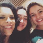Sophie Charlotte Instagram - Ainda dá tempo de declarar meu amor por você @dandaraferreira ? Hoje é seu aniversário! E preciso que você saiba que te amo! Você me mostrou a Bahia , me apresentou a magia de Salvador e os encantos dessa cidade e quando vi já estava apaixonada pela sua terra , pelas ruas e pessoas que você me apresentou. Num verão com tons de sonho que nunca vou esquecer ! Você é minha diretora , minha MB , parceira de cena e de sonho ! Adoro seu jeito discreto e atento a tudo, seu mistério de baiana. Te acho porreta Danda ! Te admiro ! Tantos anos, histórias ,risos e lágrimas também ….. e ainda tanto pra viver contigo … pra te aplaudir e te ver conquistar! Que você realize todos os seus sonhos ! (E esse ano chega aos cinemas #meunomeégal e tanta emoção , e força e saudade, e gratidão por essa estreia … haja coração ! E Gal pra sempre ! E sempre !) Quero você feliz sempre !!! Queria te dar um abraço forte hoje. Feliz Aniversário! E obrigada por tanto!