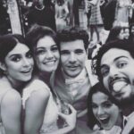 Sophie Charlotte Instagram - Dedé!!!! @andrenicolau . Meu amigo de gargalhadas e palhaçadas , e também de colo e escuta. O primeiro amigo a conhecer Otto. Primeiro que me viu de noiva ( afinal ele é meu fotógrafo preferido!) te amo tanto meu amigo! É tanta história! Eu adoro seu jeito apaixonado e esteta que presta atenção em cada detalhe! Queria estar hoje na sua festa ! Mas mando todo meu amor por aqui, por motivo de trabalho. Que a vida seja doce pra você como esse drink de mel de cacau! E que venham muuuitas viagens e encontros porque a vida é bem melhor contigo!